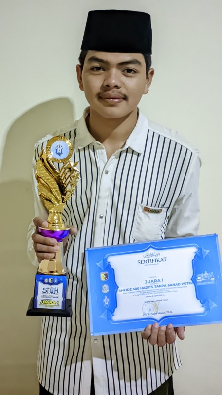 M. FARIS AGUS H. (Batuyang Loteng) – Juara 1 Hafalan 500 Hadits Tanpa Sanad (Putra)