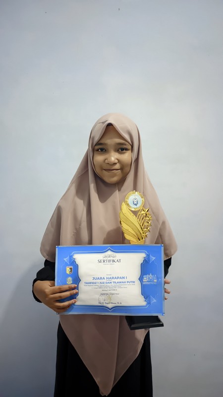 RAISA GELLA SATIPA (Dasan Bagek Aikmel) – Harapan 1 Hafalan 1 Juz & Tilawah (Putri)