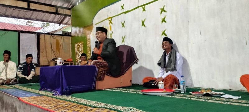 Foto Suasana Bahagia saat Dewan HM Gerindra saat Memberikan Sambutan pada Peletakan Batu Pertama Pembangunan Asrama Santri Ponpes Baitul Izzah Sembalun Bumbung pada Senin (25/8/2025) (Dok. Pribadi)