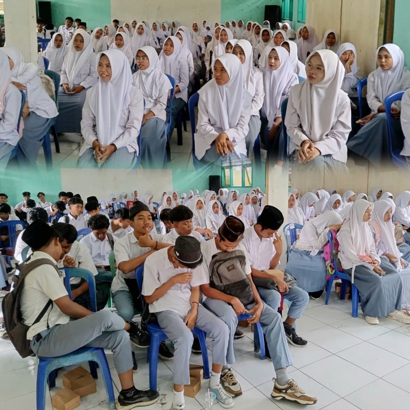 Foto Suasana Antusias Siswa-Siswi MA YTI NWDI Wanasaba Saat Kegiatan Bimbingan Perkawinan Pra Nikah Remaja Usia Sekolah (BRUS) dalam rangka Pencegahan Kawin Anak oleh Bimas Kemenag Lotim pada Selasa (26/8/2025) di Ruang Rapat Ponpes (Dok. Pribadi)