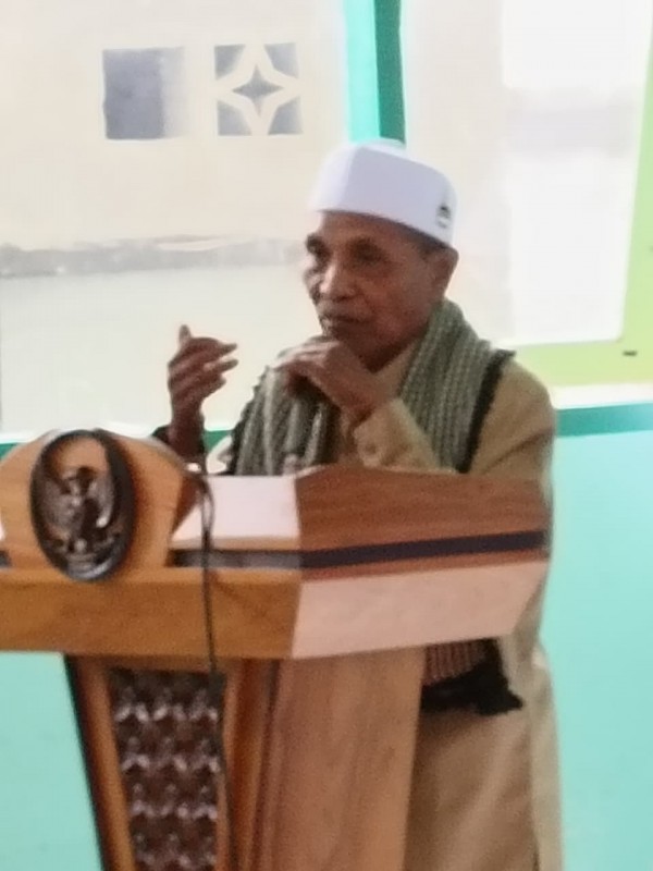 Foto TGH. Lalu Fahrul Irfan, S.Ag Saat Kegiatan Bimbingan Perkawinan Pra Nikah Remaja Usia Sekolah (BRUS) dalam rangka Pencegahan Kawin Anak oleh Bimas Kemenag Lotim pada Selasa (26/8/2025) di Ruang Rapat Ponpes (Dok. Pribadi)