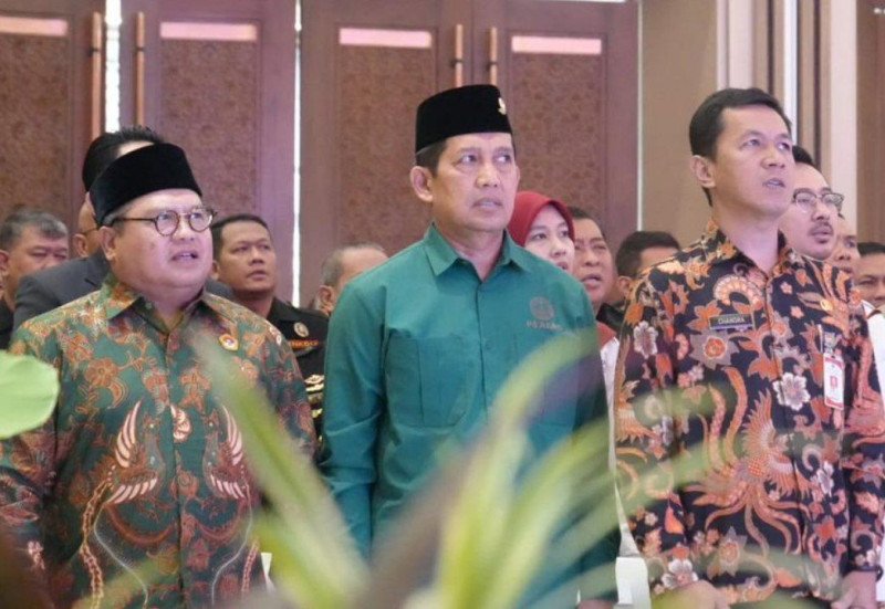 Ketua Yayasan Minhaajurrosyidin Lubang Buaya Pondok Gede, Jakarta Timur (tengah) Ketua Yayasan Minhaajurrosyidin Lubang Buaya Pondok Gede, Jakarta Timur (tengah)