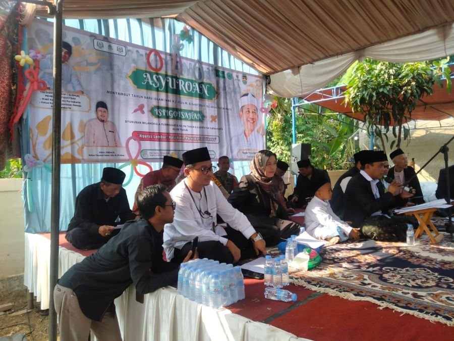 100 Anak Yatim Terima Santunan dalam Asyuroan di Purwakarta