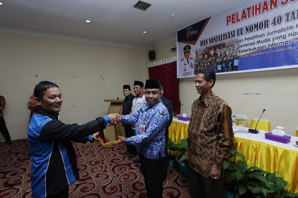 Foswar Gelar Pelatihan Jurnalistik Dan UU PERS 