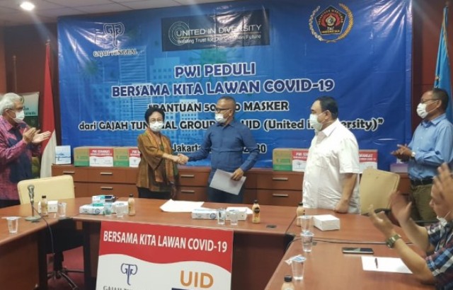 Gajah Tunggal Group Sumbang 50.000 Masker Ke PWI