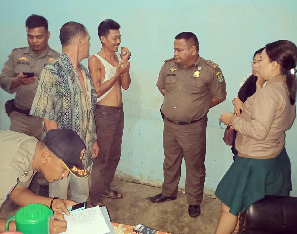 Oknum Kades Di Ciduk Satpol PP Di Room 