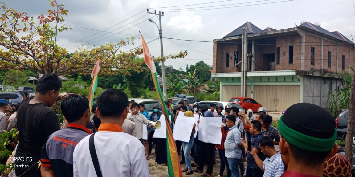 Puluhan Unjuk Rasa Tuntut PSU Di Tambusai Dan Tambusai Utara