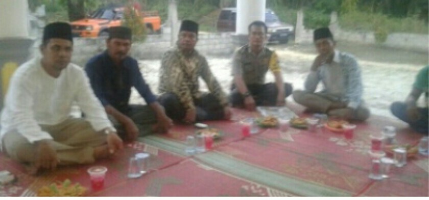 DPC Partai Demokrat Rohul Mengadakan Buka Bersama Di Masjid Al-Iklas Dusun V Titi Putus