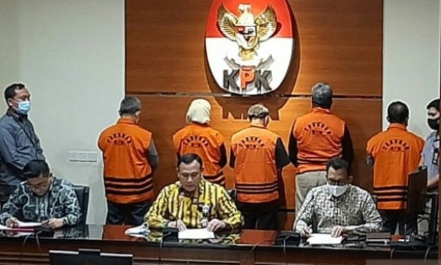 KPK Tahan 5 Tersangka Kasus Korupsi Proyek Fiktif PT Waskita Karya (Persero)