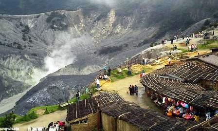 Baru Dibuka, Gunung Tangkuban Parahu Kembali Meletus