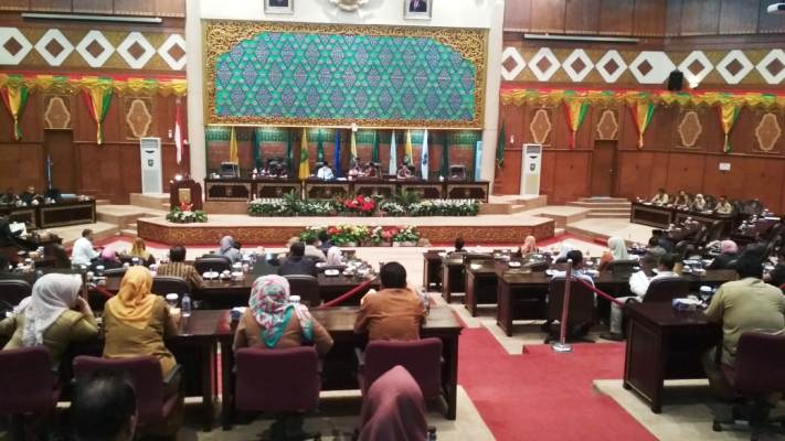 Fraksi Golkar, PDI dan Demokrat DPRD Riau Tolak Rencana Peminjaman Rp4,4 Triliun