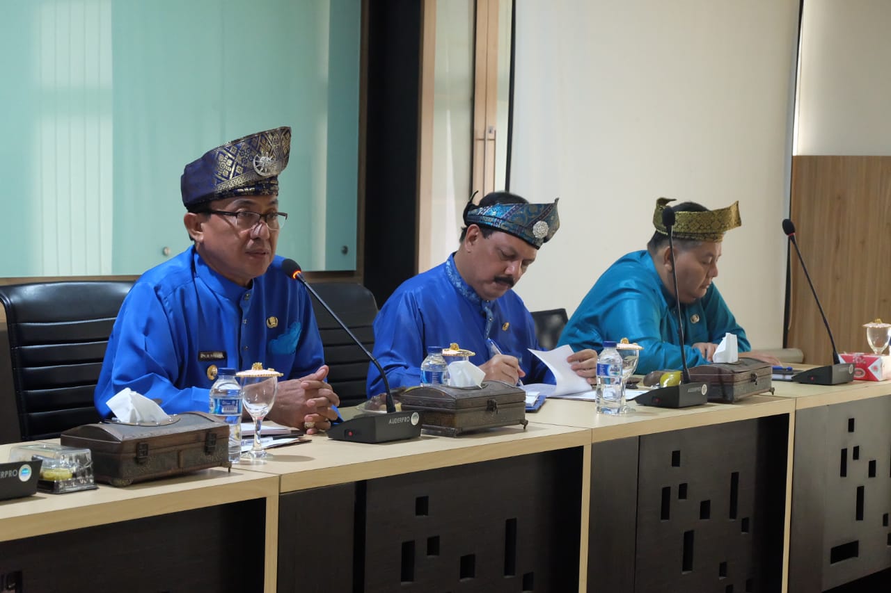 Bupati Perintahkan Jajaran Pemkab Inhil Jadwalkan Ulang Pertemuan Bahas Anjloknya Harga Kelapa