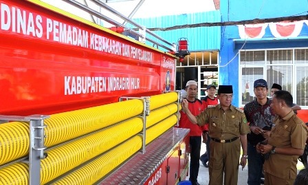 Bupati Inhil Tinjau Kesiapsiagaan Personel Damkar Atasi Kebakaran
