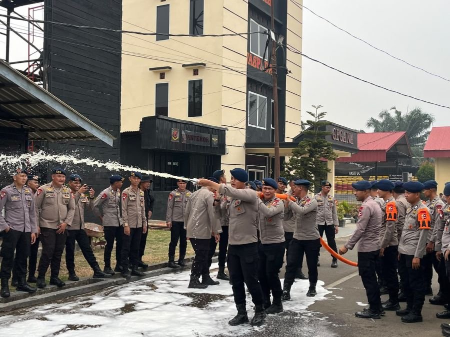 200 Personel Brimob Dikerahkan Tangani Karhutla di Sumsel