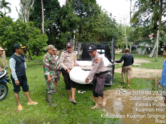 Kapolres Kuansing Salurkan Bantuan dan Minta Jajaran Siaga