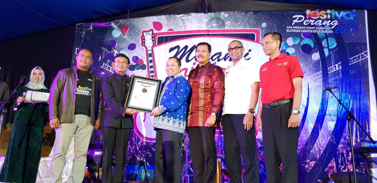 Mantap.. Festival Perang Air Raih Rekor MURI Kategori Peserta Terbanyak di Indonesia