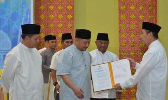 Gubernur Serahkan SK ke Bupati Kampar Sebagai Tuan Rumah MTQ ke-38 Tingkat Provinsi Riau