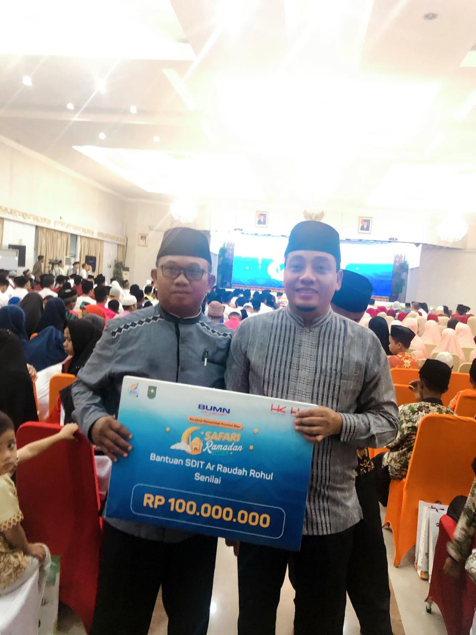 Sekarang kita Bertanya-Tanya, Siapa Pendiri Sekolah Gratis Di Rohul..? Yuk dilihat. 