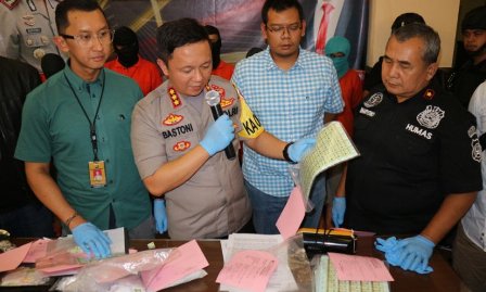  Komplotan Pemalsu Meterai Raup Ratusan Juta Selama 2 Tahun 