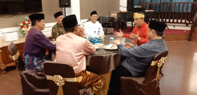 Hari Kedua Idul Fitri H Mursini dan Rombongan Hadiri Open House Gubri Forkopimda Provinsi Riau