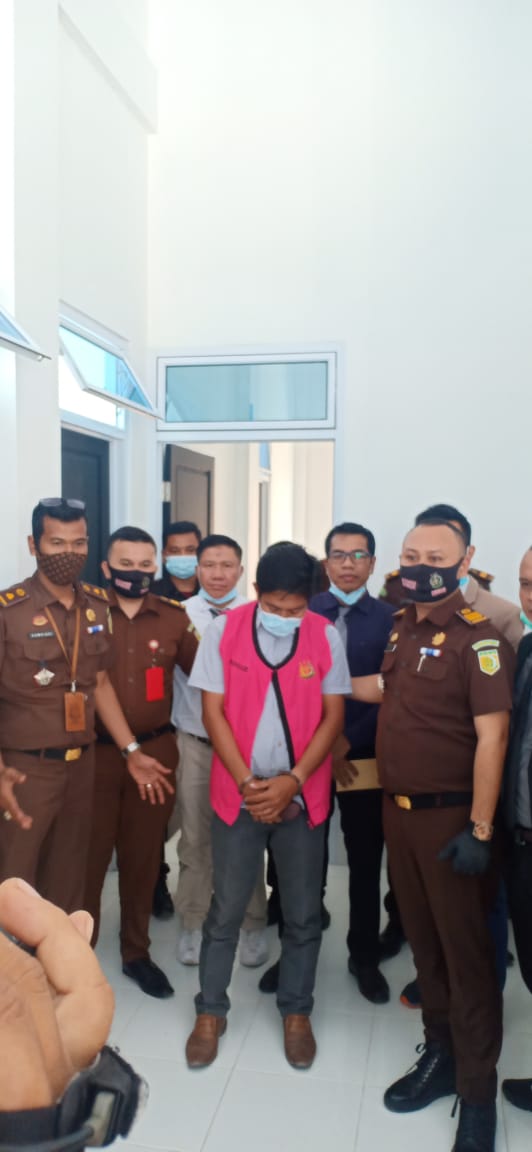 Kejari Lakukan Penahan Terhadap AF Terkait Tipikor BUMD PD Tuah Sekata Pelalawan