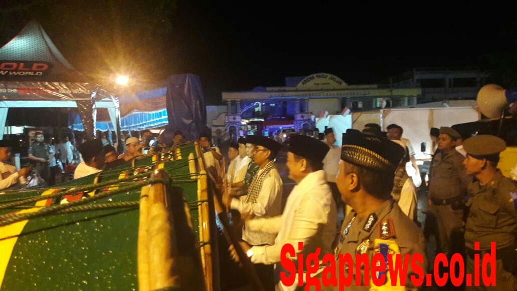 Meski Hujan Gerimis, Bupati Mursini Lepas Pawai Takbir Idul Fitri 1439 H