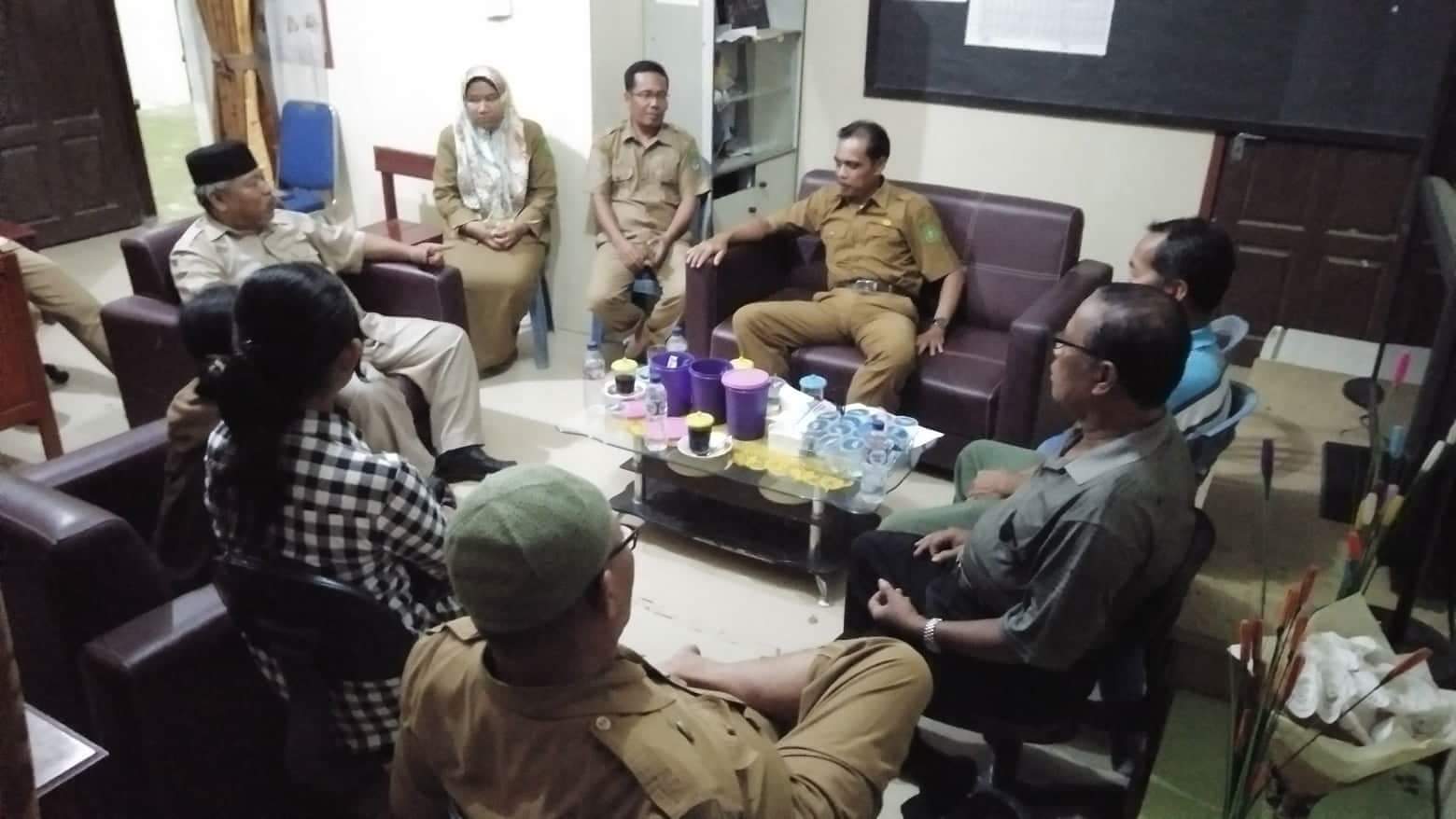 Kepala Sekolah SMA N 2 Rambah Hilir Bantah Tidak WajibKan Jilbab Bagi Non Muslim