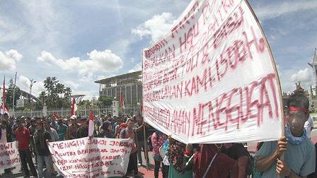 Dengar Keputusan Akmal Menangis Usai Rapat Konflik Lahan Desa Koto Aman