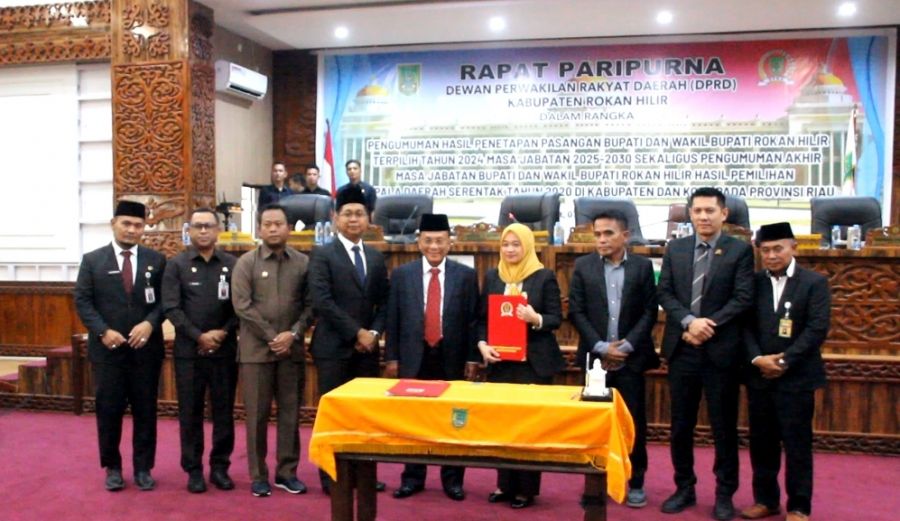 DPRD Rohil Resmi Umumkan Bistamam–Jhony Pimpin 2025-2030