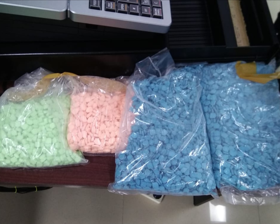 Petugas Avsek Bandara SSK II Temukan Ribuan Inek Melalui Jasa Barang Cargo ekspedisi J&T express