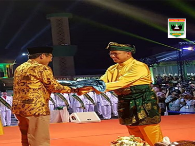 Resmi Jadi Tuan Rumah, Gubernur Sumbar Terima Bendera MTQ XXVIII di Medan