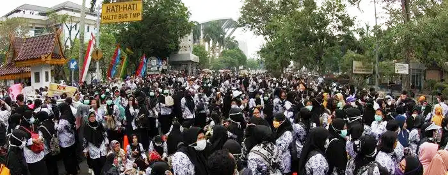 Ribuan Guru Sertifikasi Kembali Unjukrasa ke Kantor Wali Kota dan DPRD Pekanbaru