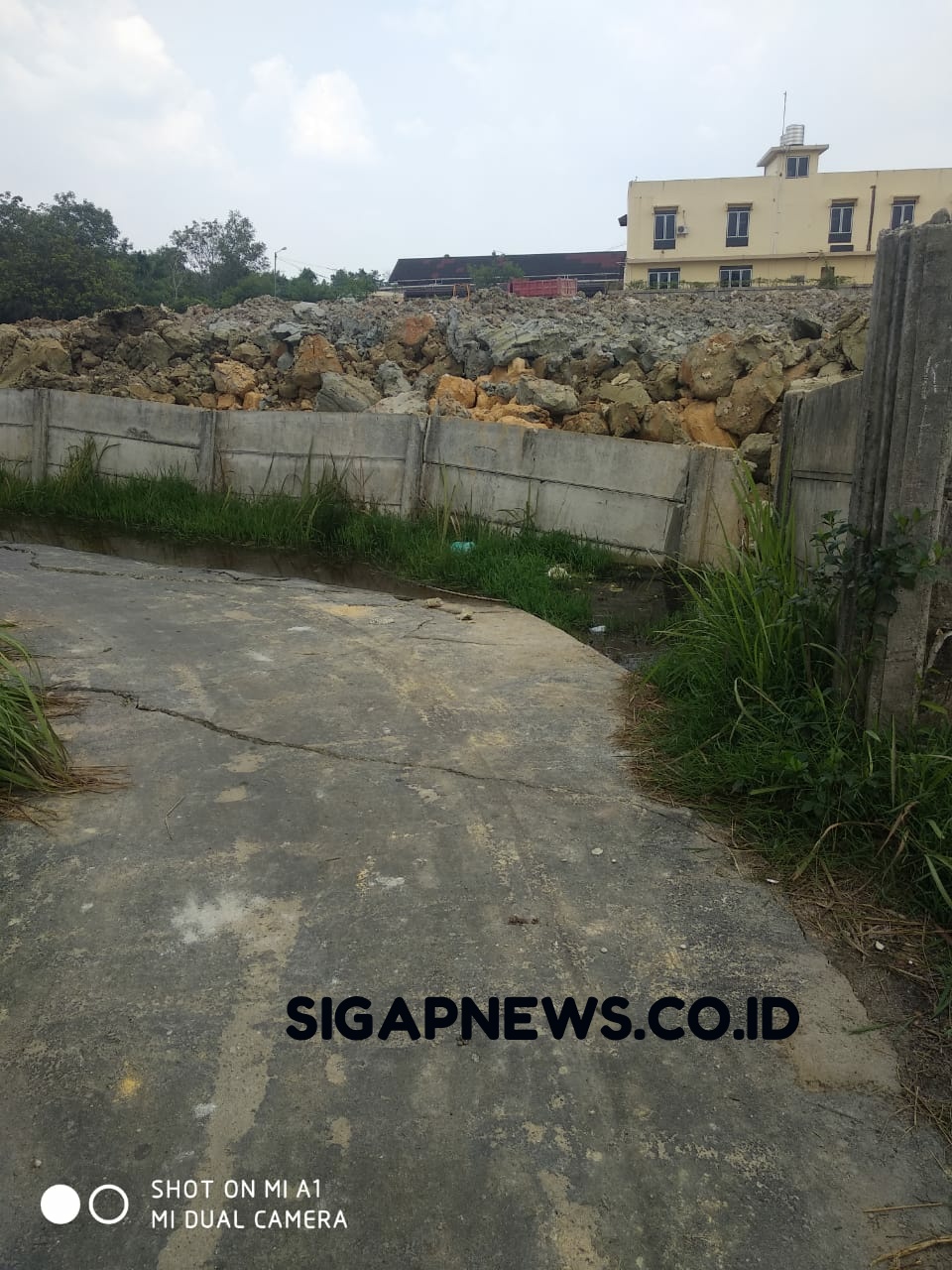 Dampak Penimbunan Tanah Rumah Duka Panca Bhakti Abadi Rugikan Lingkungan Masyarakat
