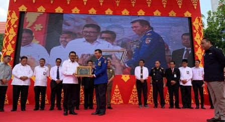 Menpan RB Saksi Walikota Pekanbaru Terima Penghargaan dari BPJS TK