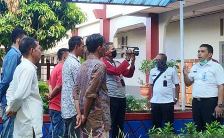 Pegawai Dilapas Sijunjung dan Seluruh Warga Binaan Jalani Test Swab