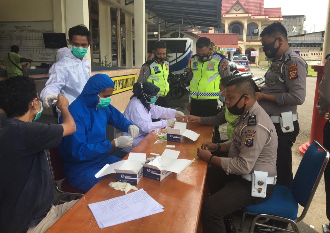 276 Personel Polres Rohul Ikuti â€œRapid Testâ€ Sebelum Amankan Pilkada 2020