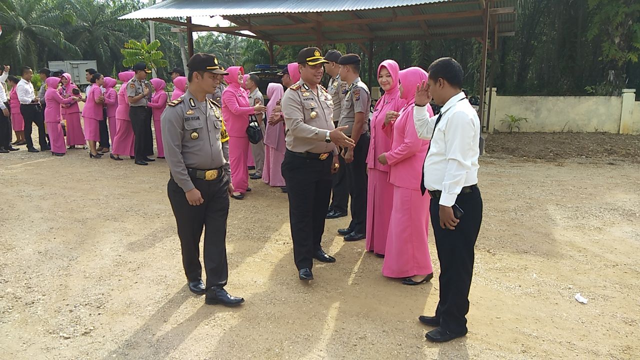 Kunjungan Kerja Kapolres Rohul Dan Ketua Bhayangkari Cabang Polres Rohul di 3 Polsek