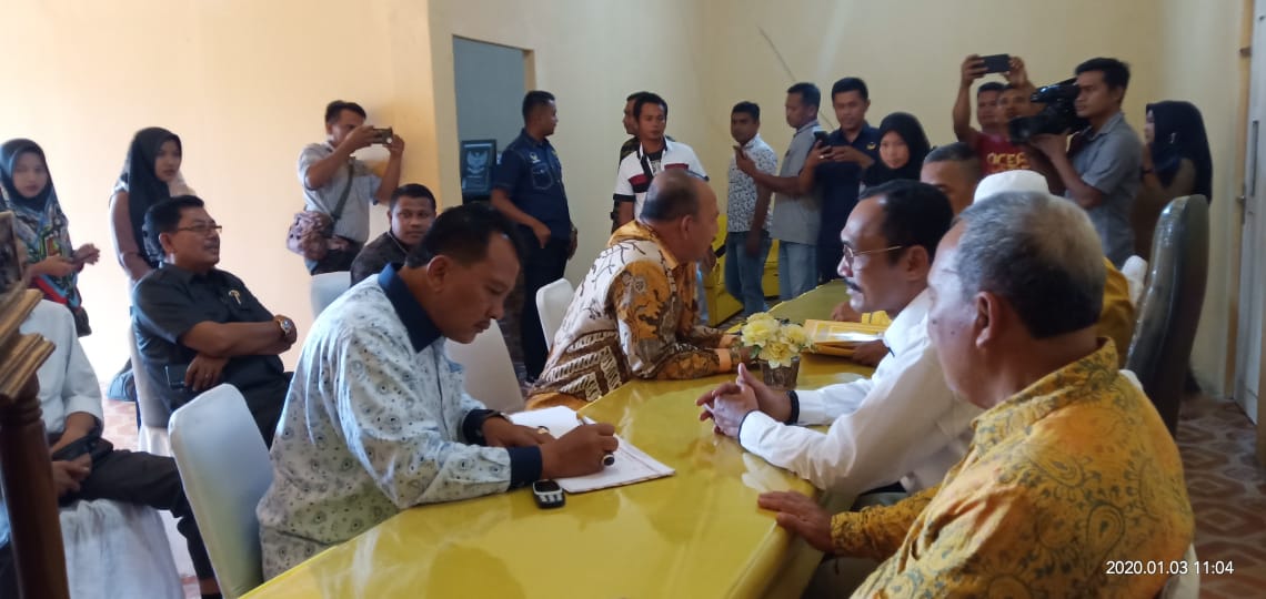 Kompak, Hamulian Bersama Teddy Mirza Dal Datang Bersama Mendatangi Kantor DPD II Partai Golkar