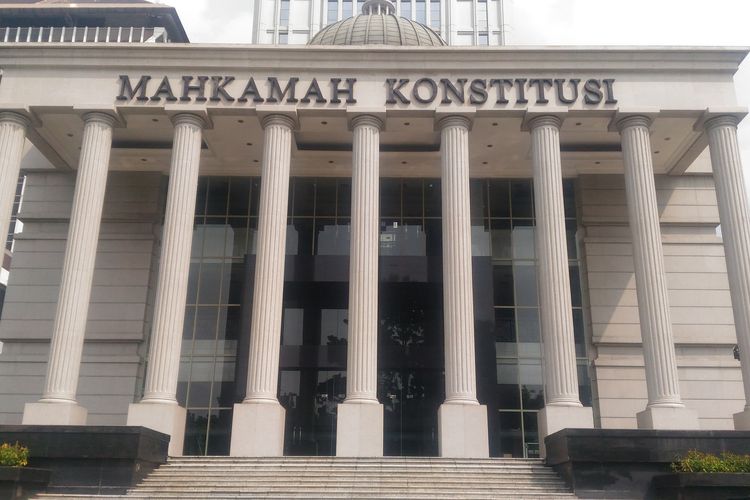 Inilah PROFIL 9 Hakim MK yang Tangani Gugatan Pilpres 2019