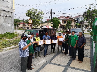 Berbagi untuk Sesama,PWNU Riau Salurkan Bantuan Ribuan Paket Sembako Langsung Rumah ke Rumah