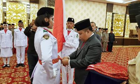 Bupati Meranti Kukuhkan Paskibraka HUT RI Ke-74 