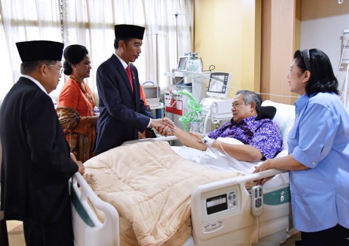 Menjenguk SBY di RSPAD Gatot Soebroto