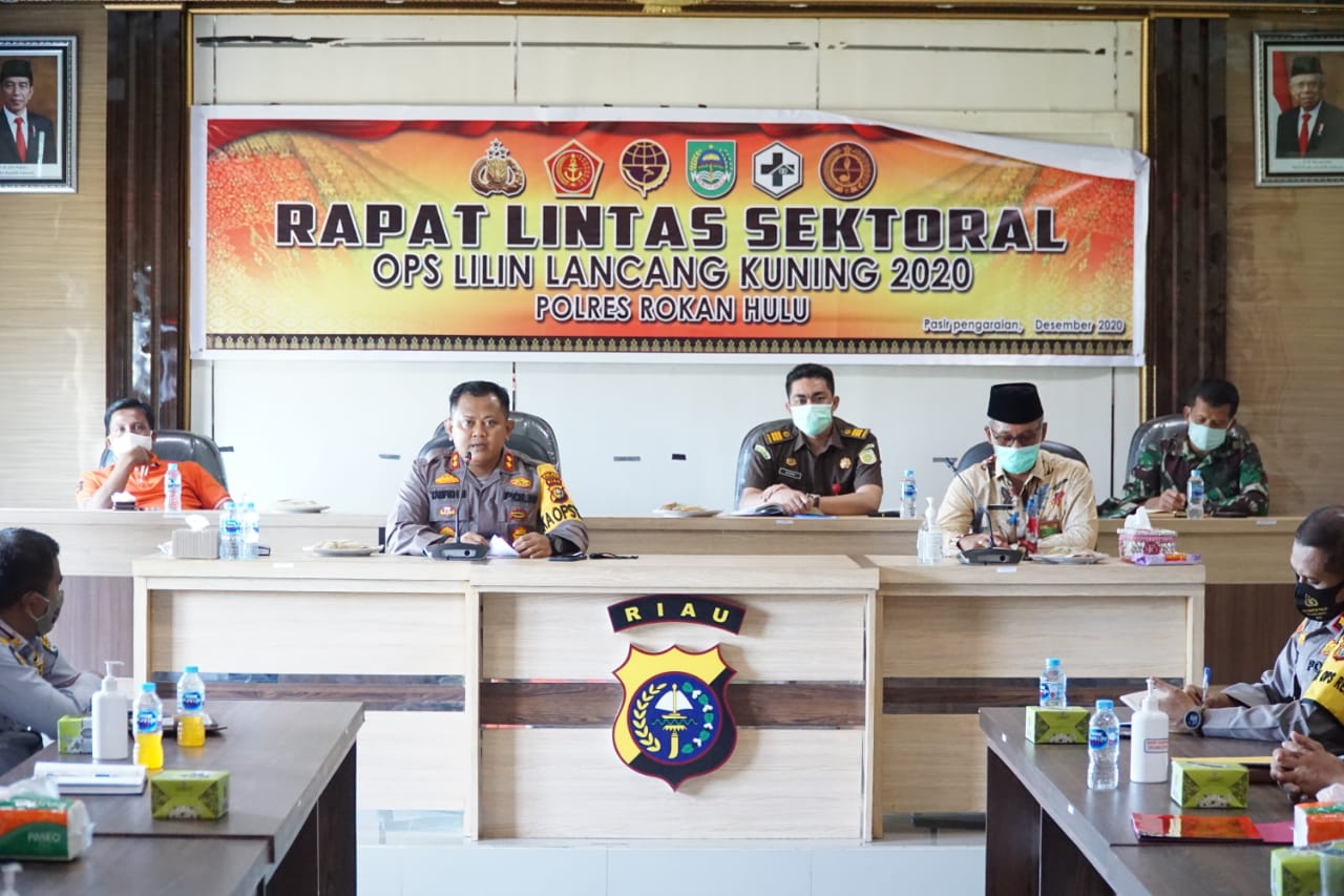 Menjaga Keamanan Dan Kenyamanan Natal Dan Tahun Baru, Kapolres ; Terhindar Dari Covid-19