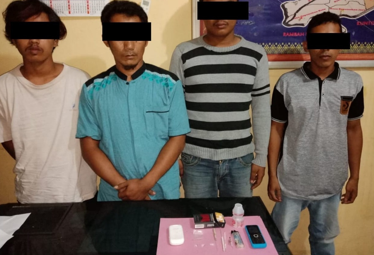 Buseeeeet,  Pesta Narkoba Di kandang ayam,  4 ( Empat) Di Ciduk Polisi