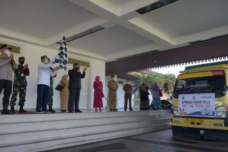 Hadapi Hari Raya Idul Fitri, Gubri Melaunching Operasi Pasar
