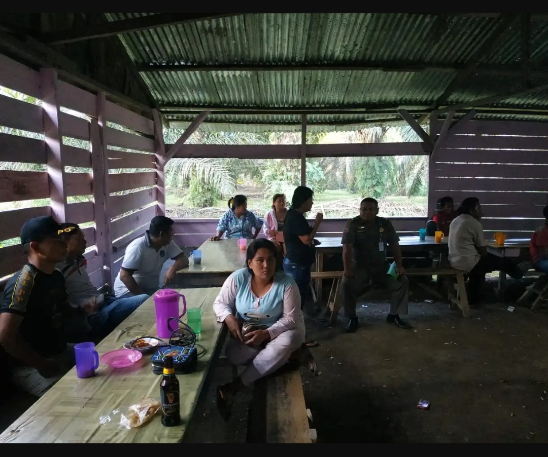 Satpol PP Tertibkan Warung Remang-Remang Di Rambah Hilir