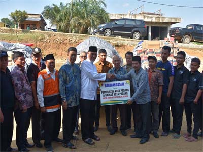 Wako Padang Serahkan Bantuan Untuk Korban Gempa Bumi di Solok Selatan