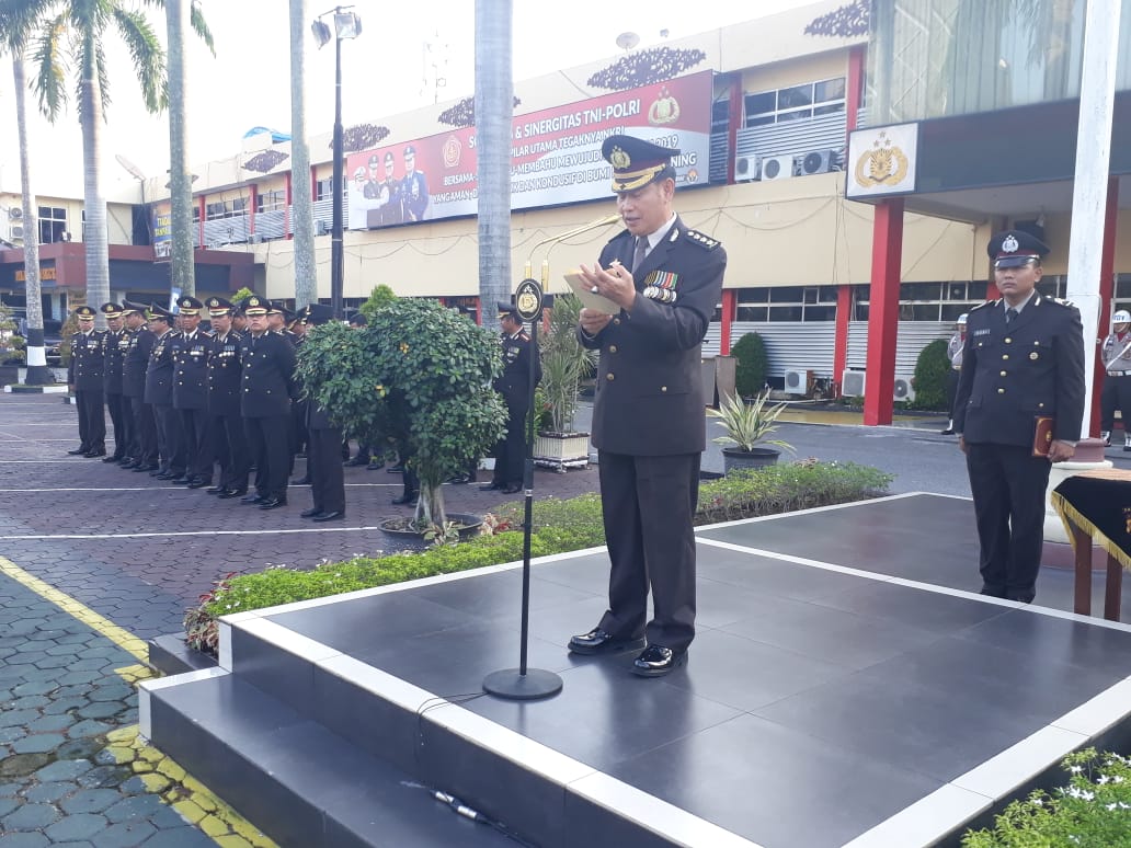 Kapolda Riau Diwakili Irwasda Pimpin Upacara Hari Sumpah Pemuda Di Mako Polda Riau