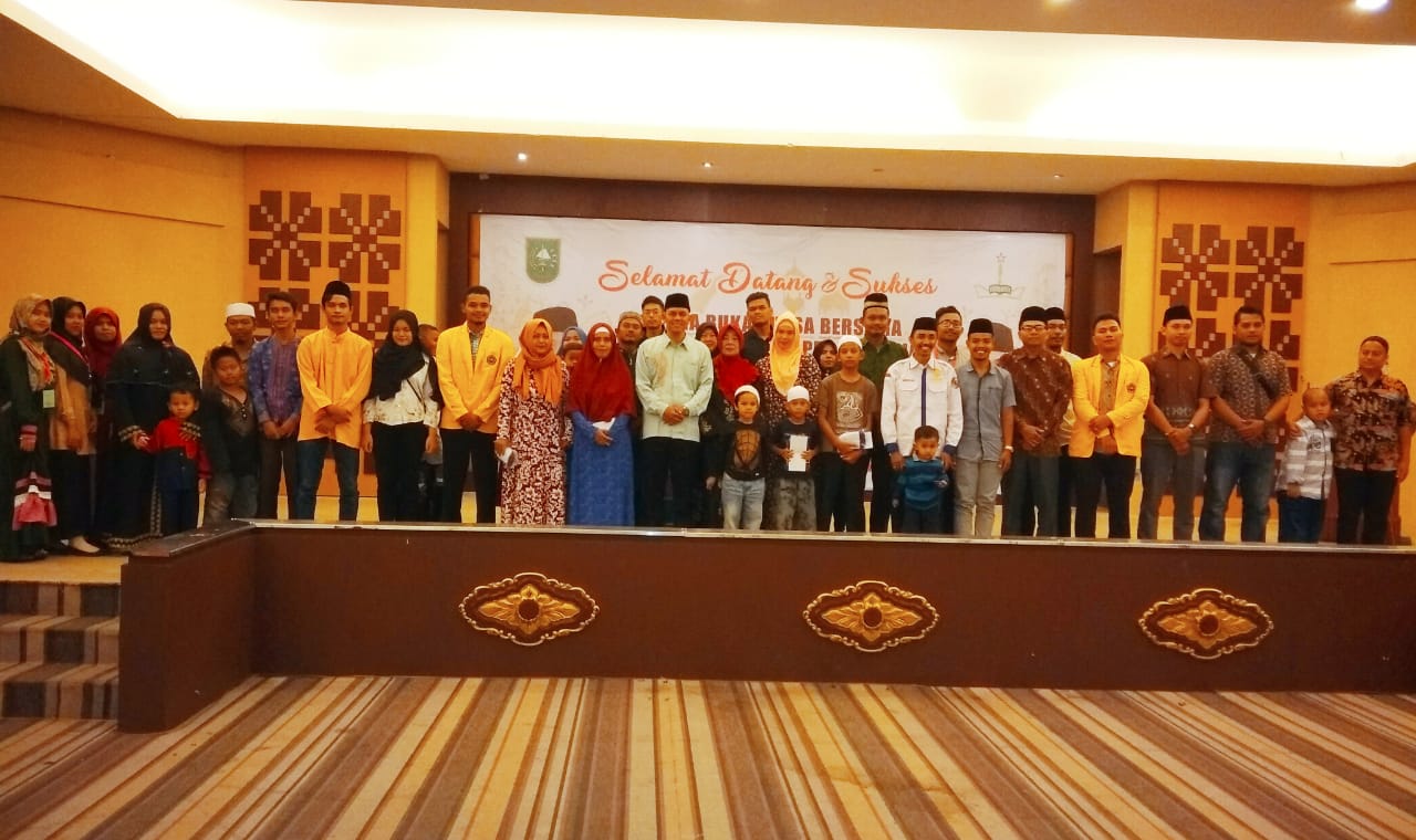 DPP LSM Peduli SDM Prov Riau Berbagi Takjil, Buka Bersama dan Santuni Anak Yatim
