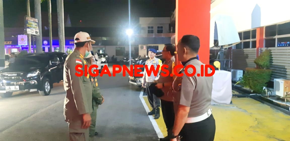 Polda Riau Bersama Satpol PP Riau Patroli Skala Besar cegah penyebaran virus corona (covid-19)